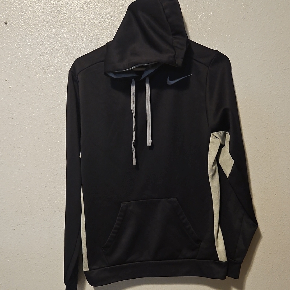 Nike Black and White Athletic Sweatshirt